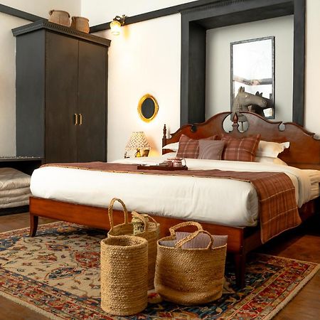 Ilbert Manor Hotel Мусори Екстериор снимка