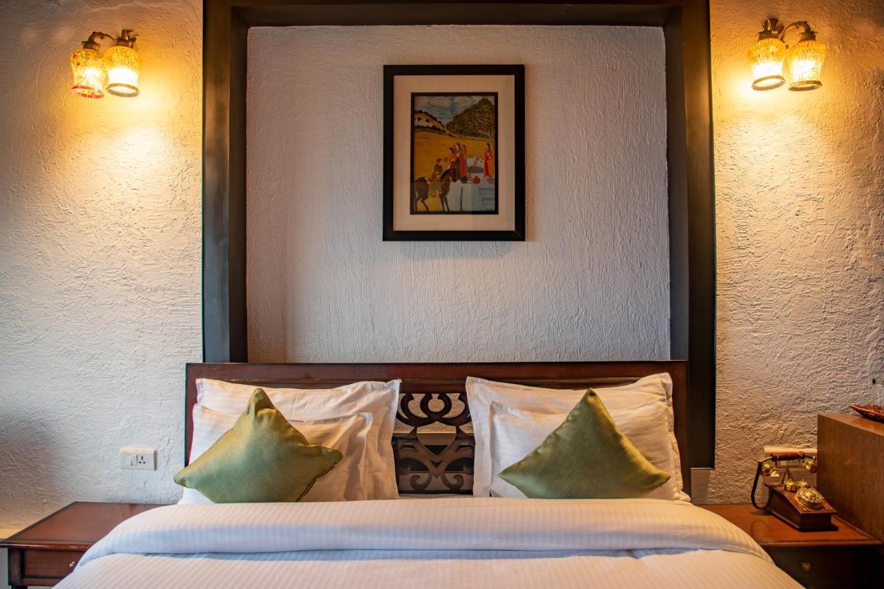 Ilbert Manor Hotel Мусори Екстериор снимка