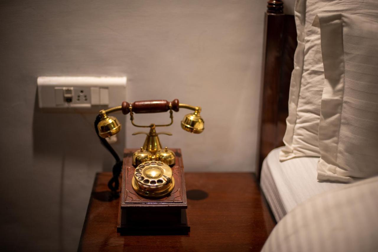 Ilbert Manor Hotel Мусори Екстериор снимка