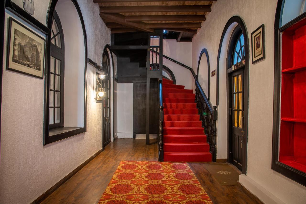 Ilbert Manor Hotel Мусори Екстериор снимка